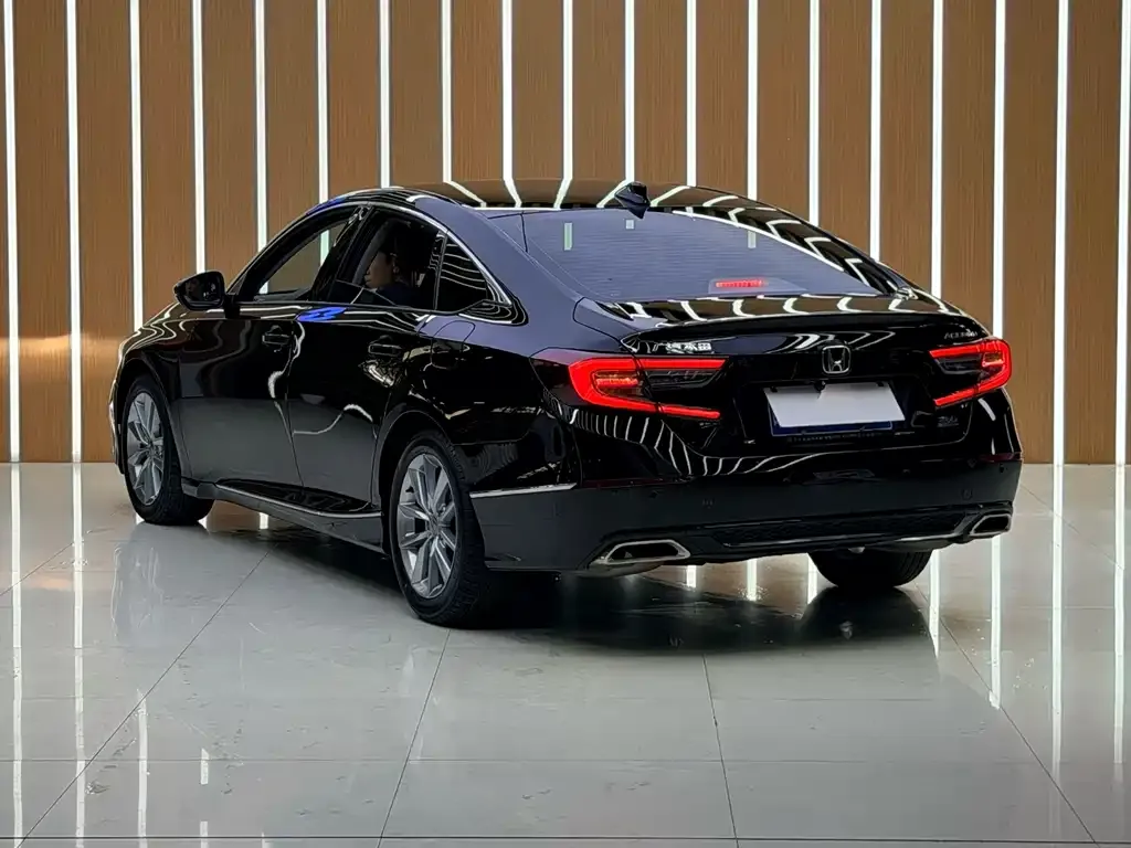 Honda Accord — фото 2
