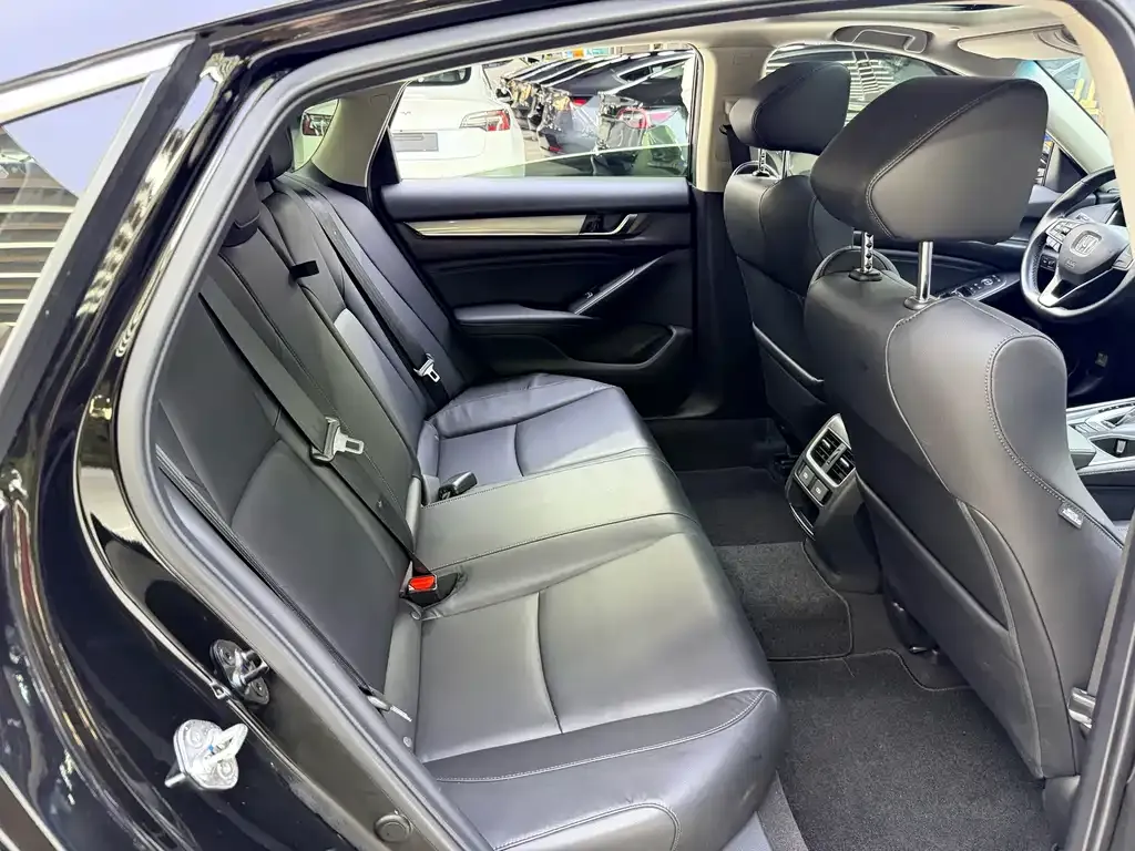 Honda Accord — фото 5