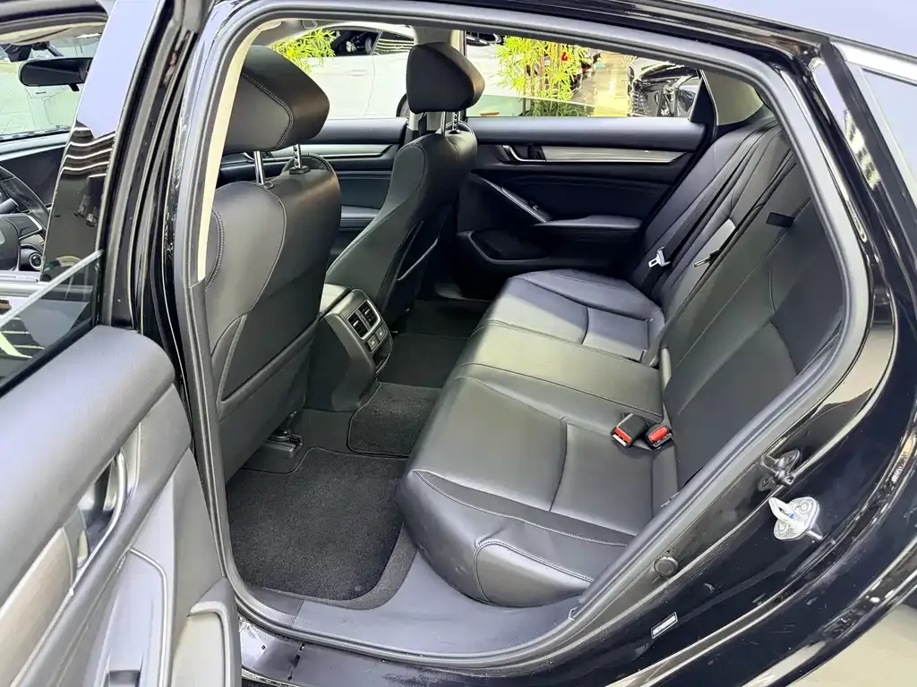 Honda Accord — фото 3