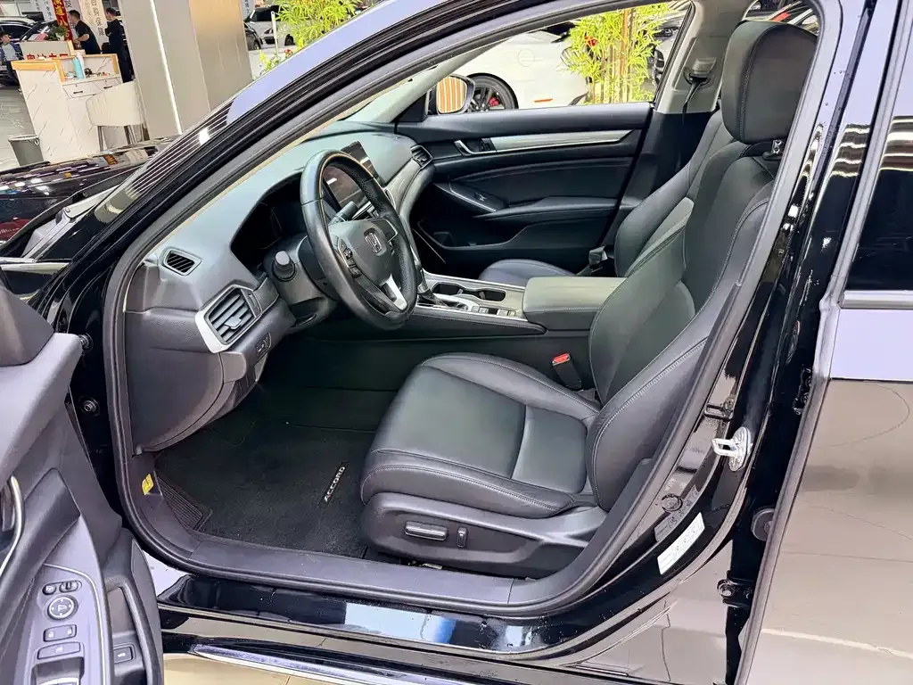 Honda Accord — фото 4