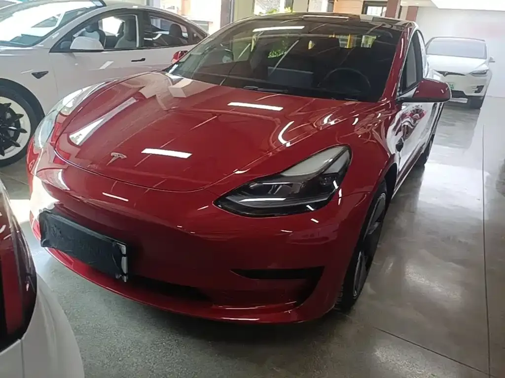 Tesla Model 3 — фото 9