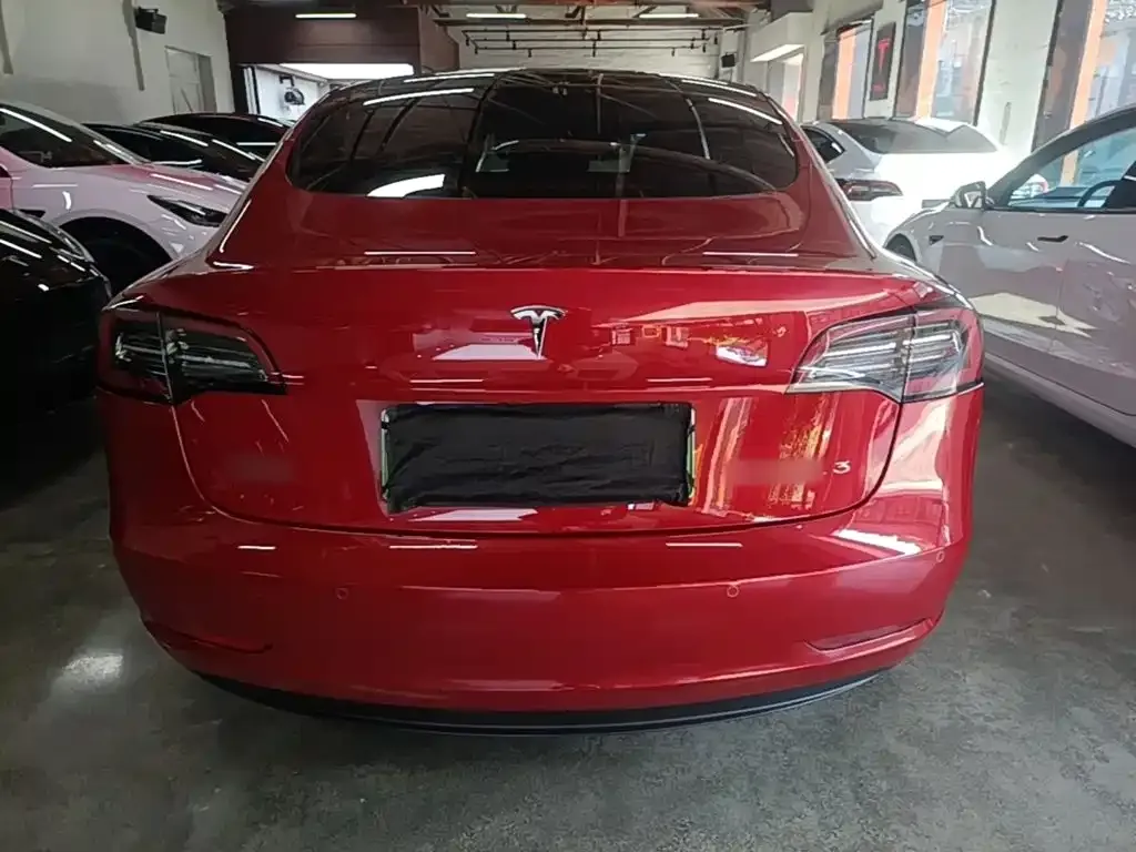 Tesla Model 3 — фото 7