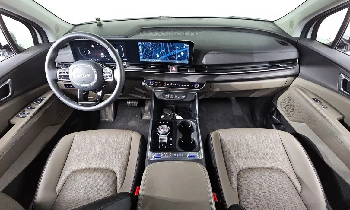 Kia Carnival — фото 8
