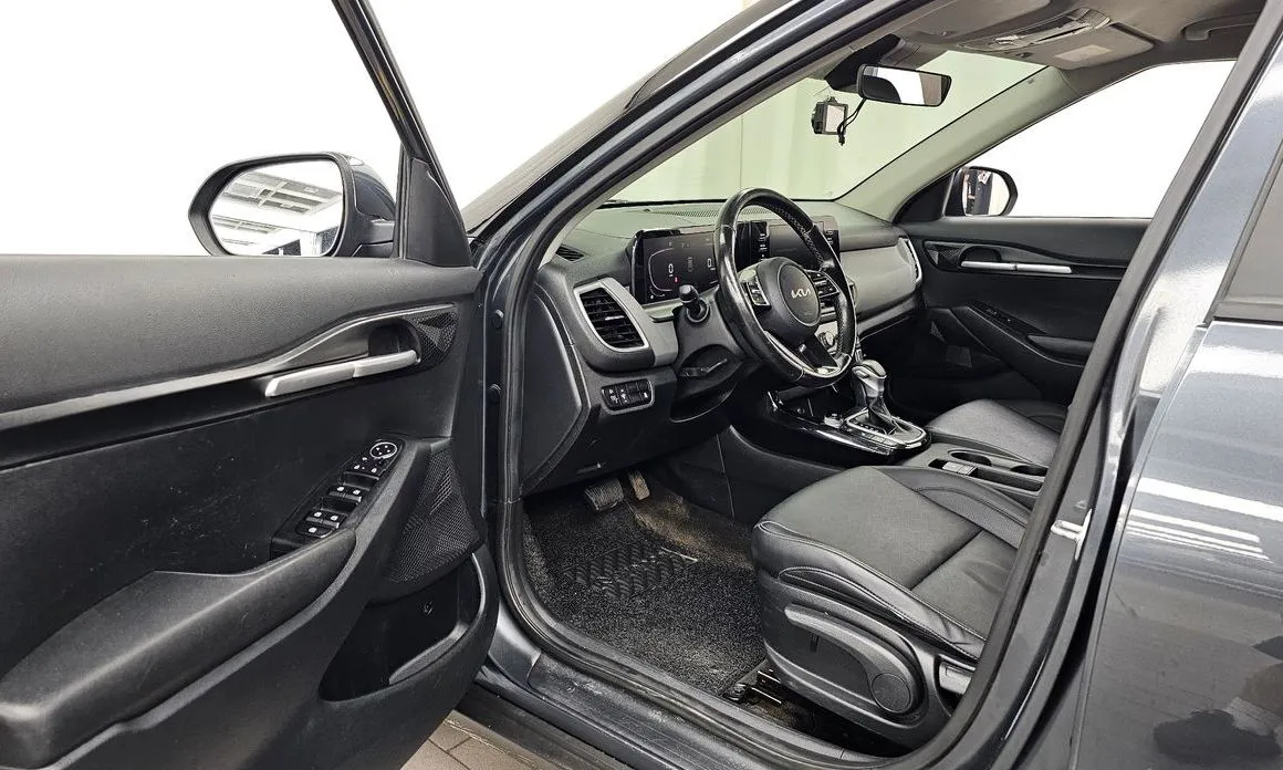 Kia Seltos 2023 из KR, фото 2
