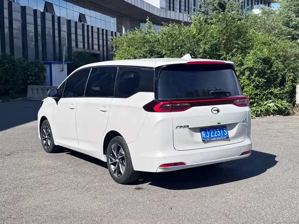 GAC Motor Trumpchi M6 — фото 8