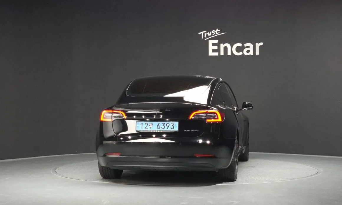 Tesla Model 3 2021 из KR, фото 2