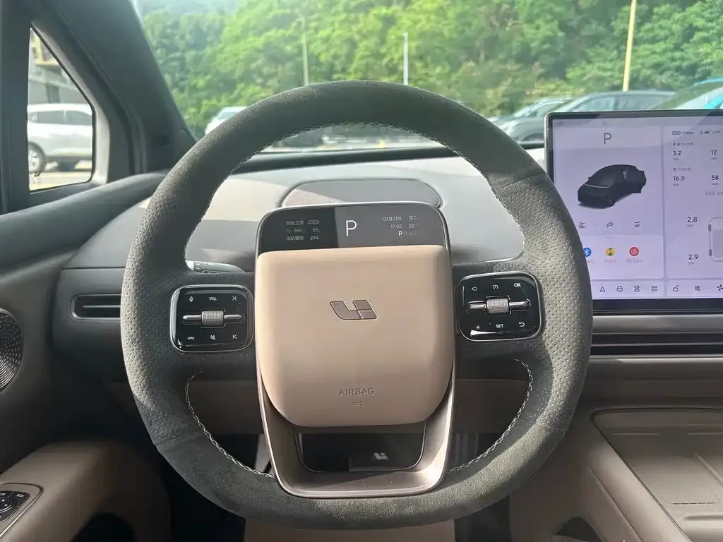 Li Auto i6 — фото 2