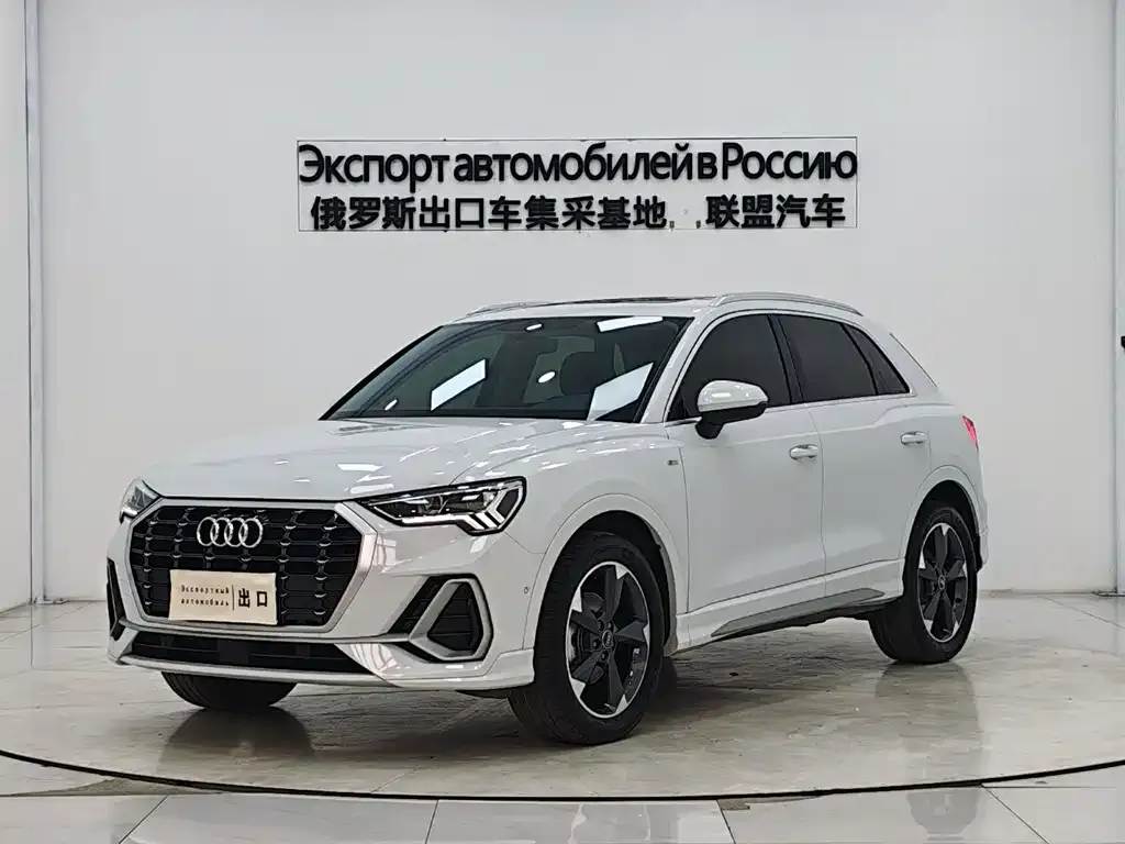 Audi Q3 — фото 1
