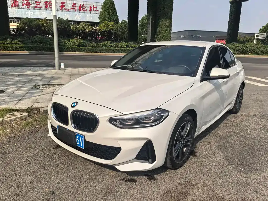 BMW 1 Series — фото 1