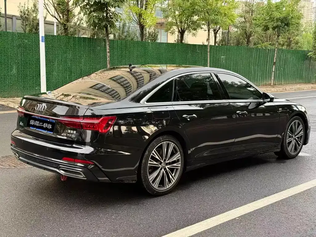 Audi A6L — фото 9