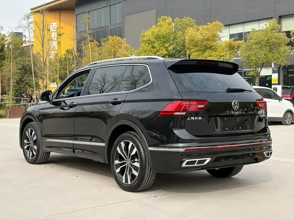 Volkswagen Tiguan L — фото 6