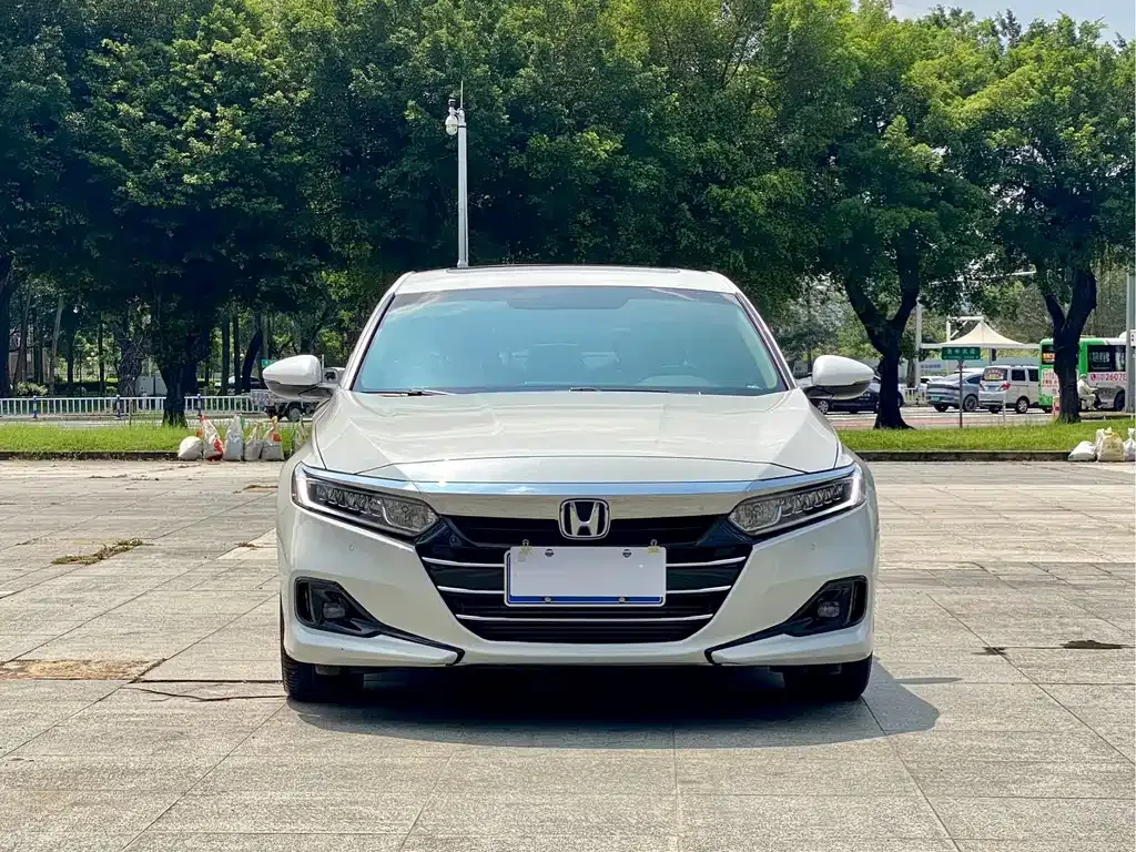 Honda Accord — фото 8