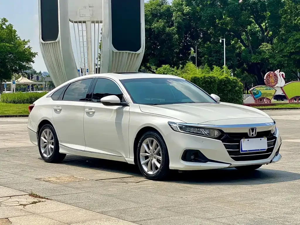 Honda Accord — фото 9