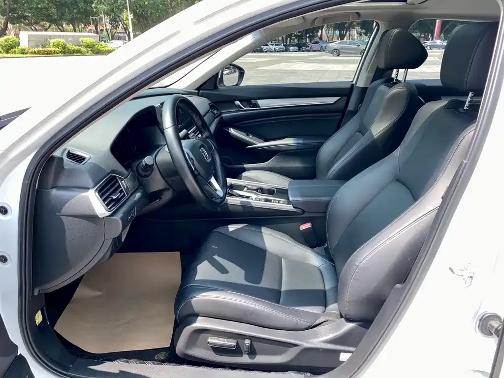 Honda Accord — фото 3