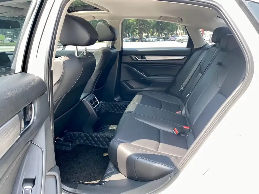 Honda Accord — фото 2
