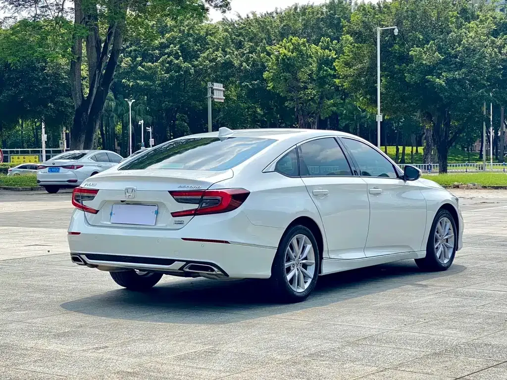 Honda Accord — фото 6