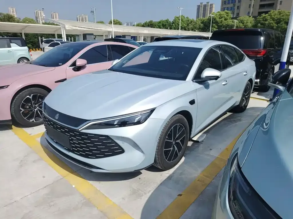 BYD Qin L — фото 9