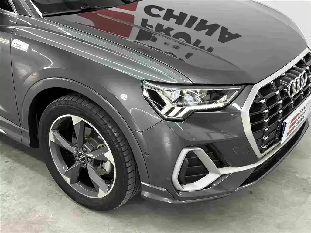 Audi Q3 — фото 10