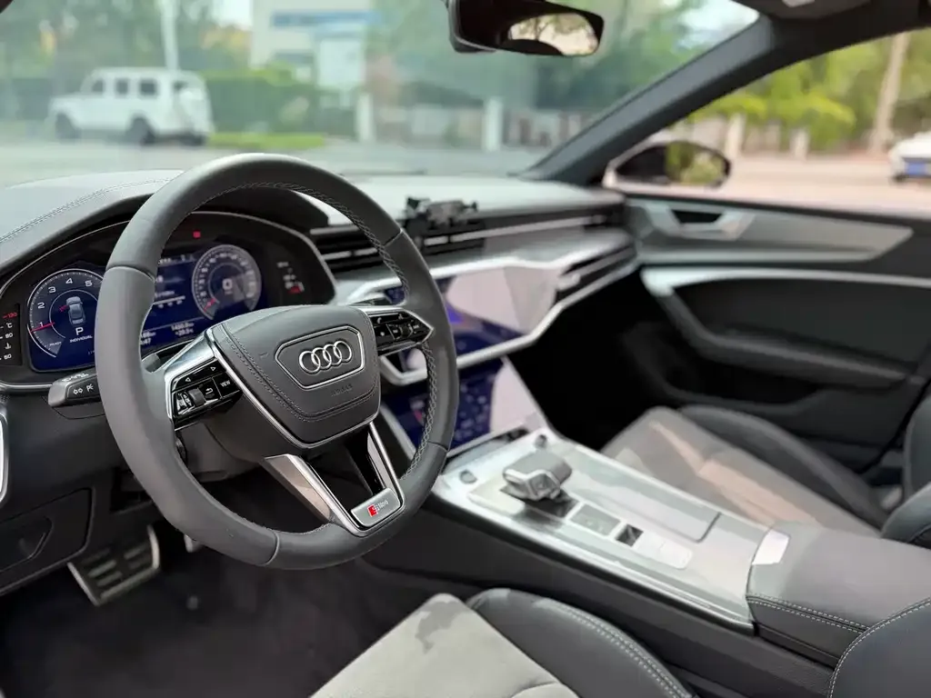 Audi A6L — фото 5