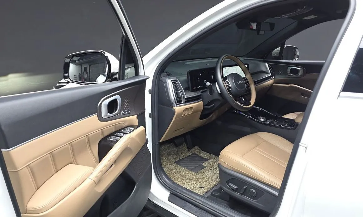 Kia Sorento — фото 9