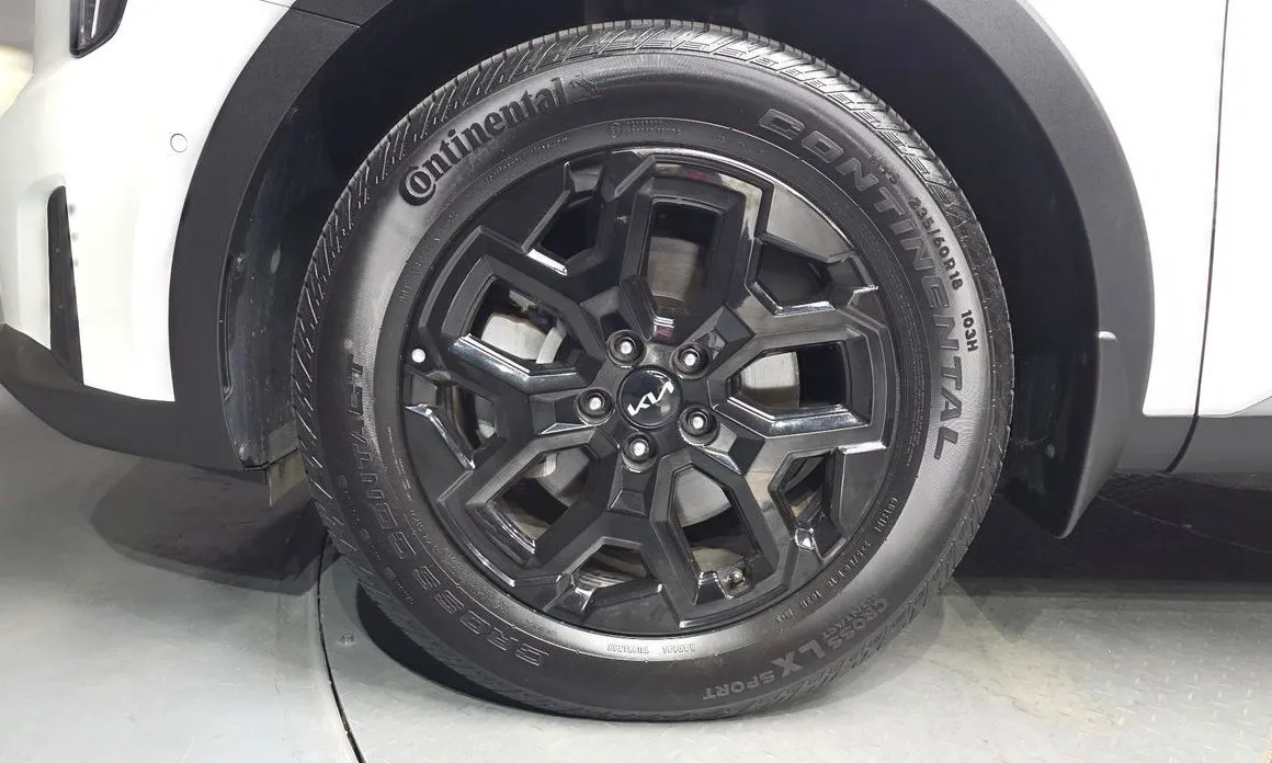 Kia Sorento — фото 6