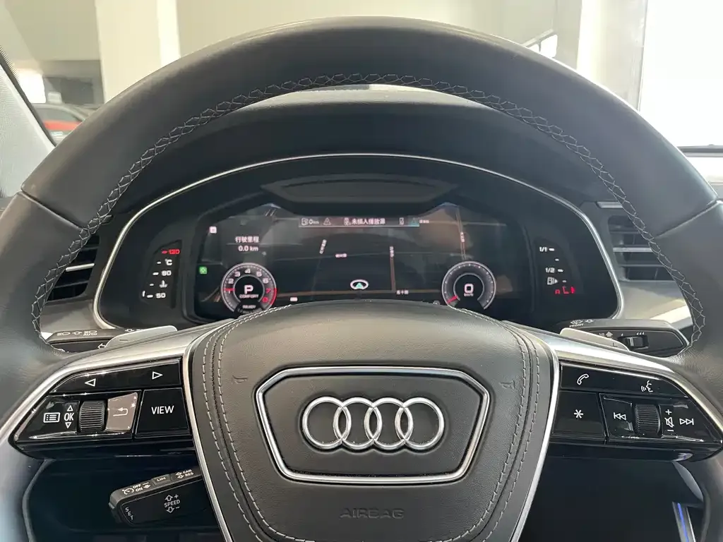 Audi A7L — фото 9