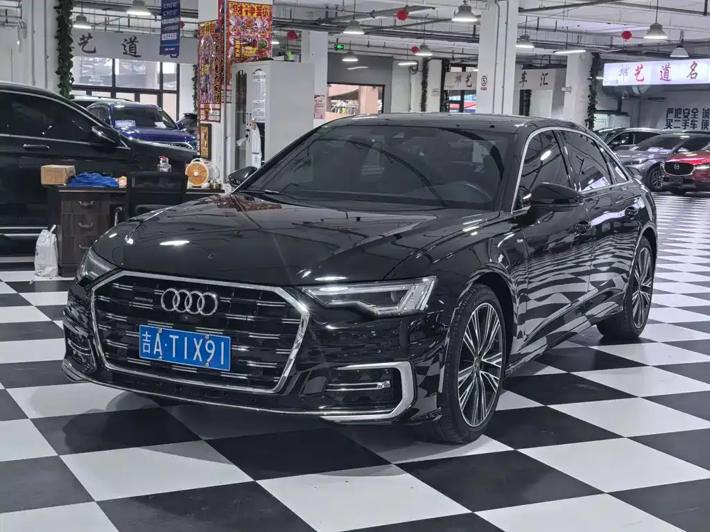 Audi A6L — фото 1