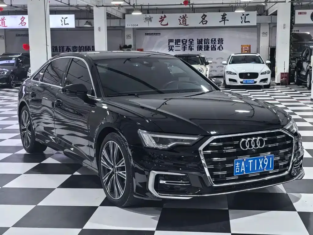 Audi A6L — фото 10