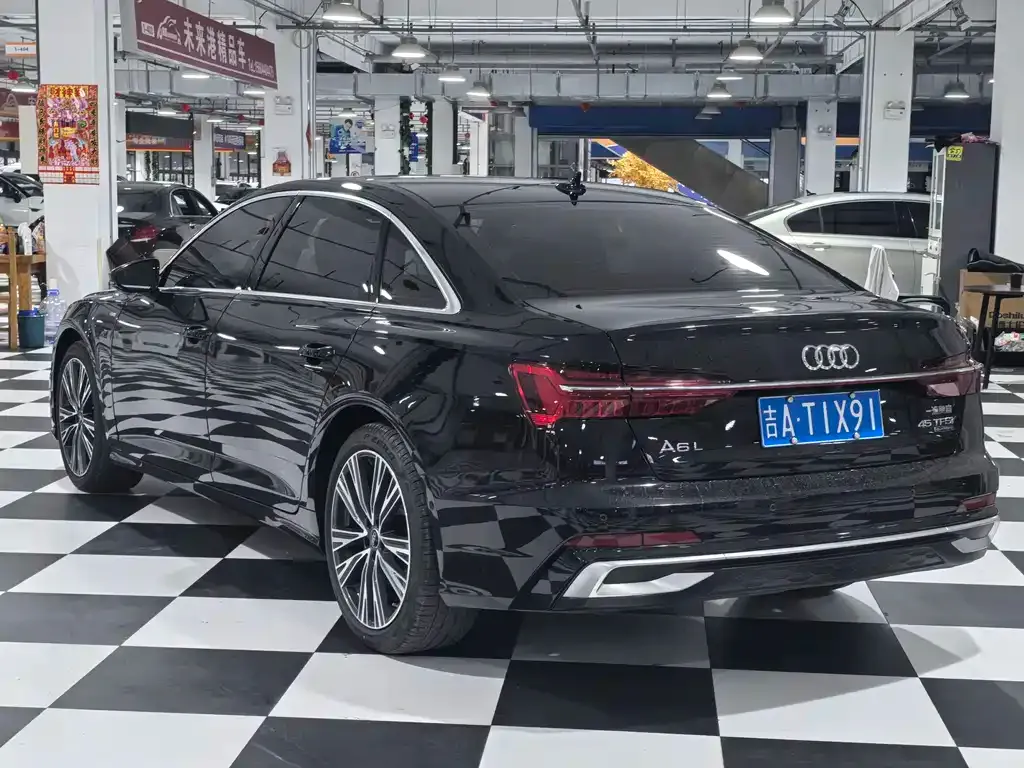 Audi A6L — фото 7