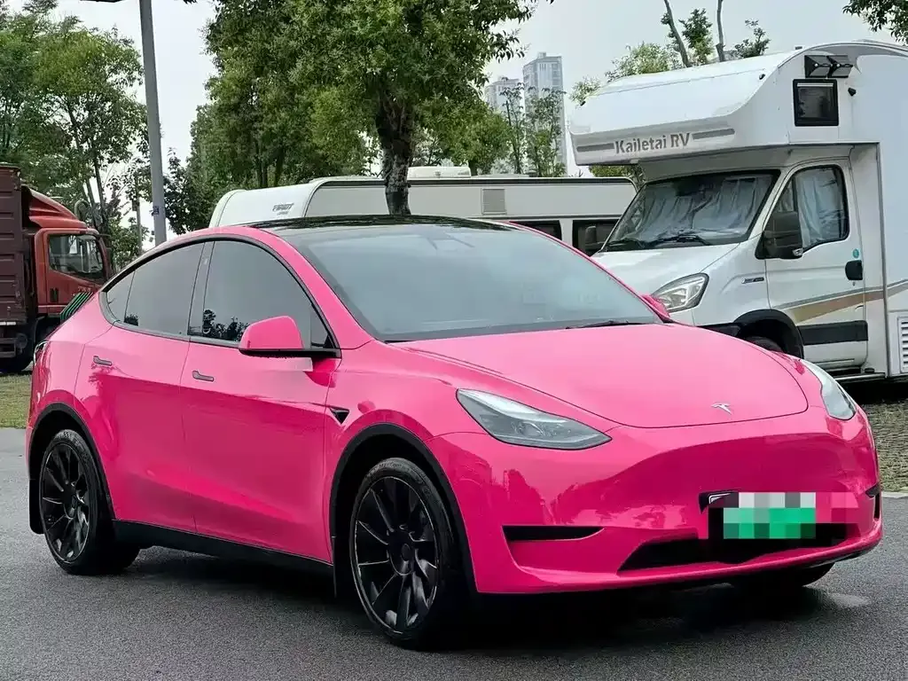 Tesla Model Y — фото 8