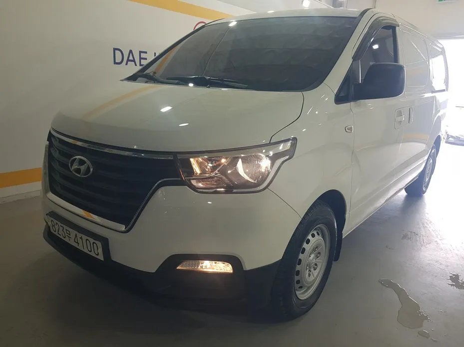 Hyundai Starex — фото 1