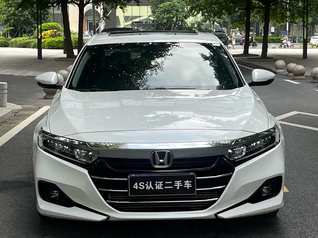Honda Accord — фото 10