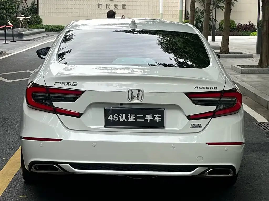 Honda Accord — фото 9