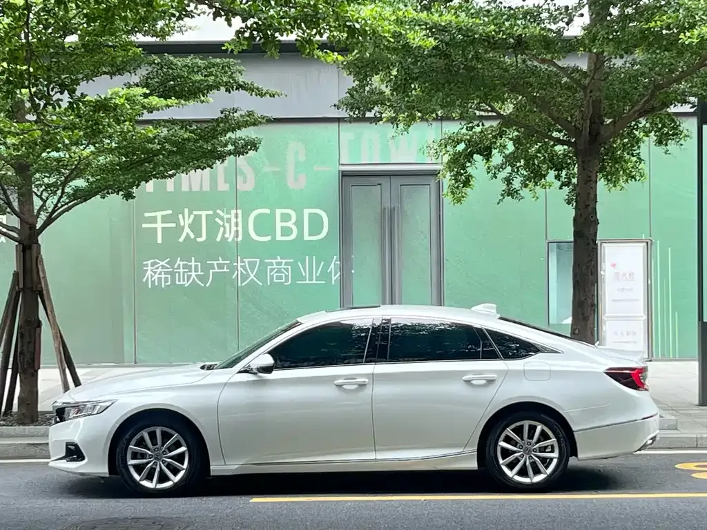 Honda Accord — фото 5