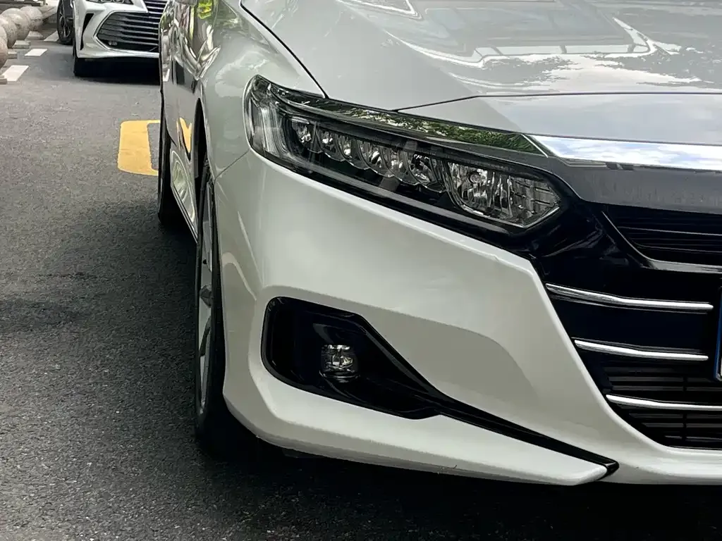 Honda Accord — фото 8
