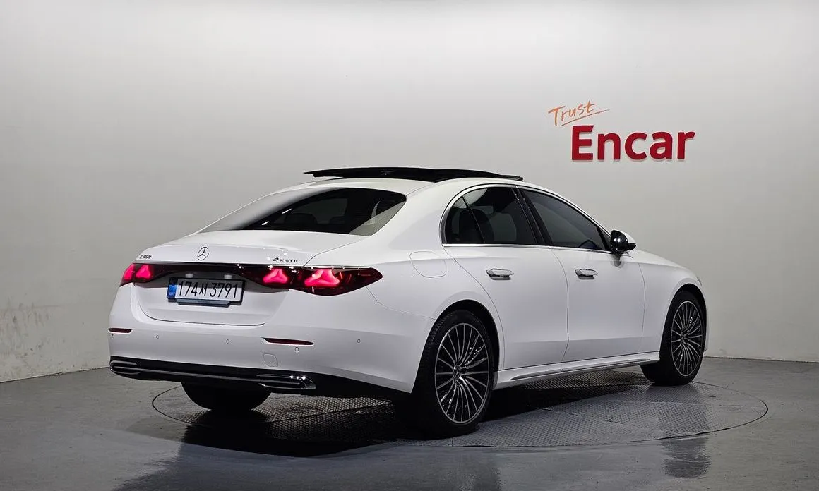 Mercedes-Benz E-Class — фото 3