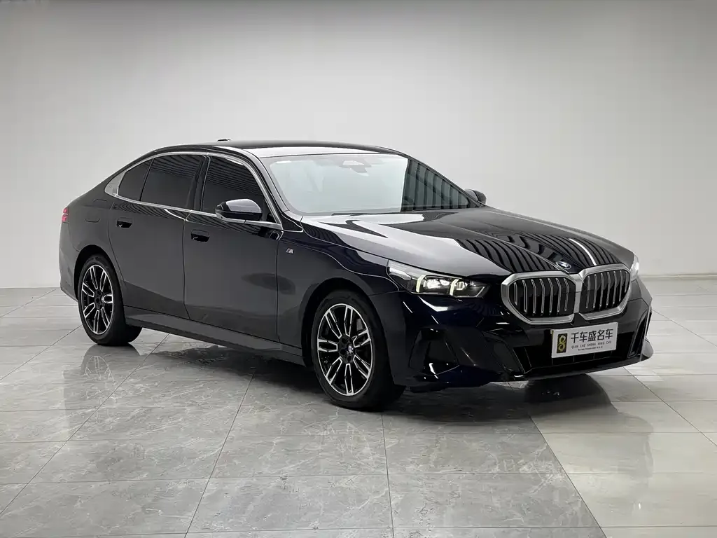 BMW 5 Series — фото 4