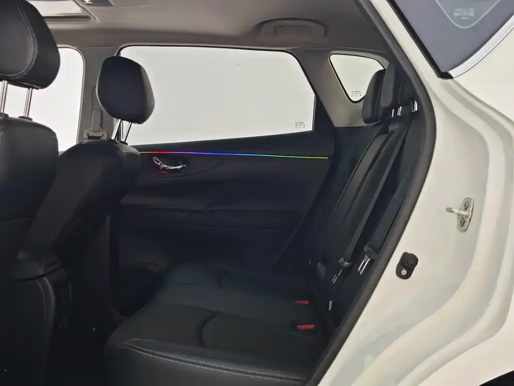 Nissan Tiida 2024 из CN, фото 4