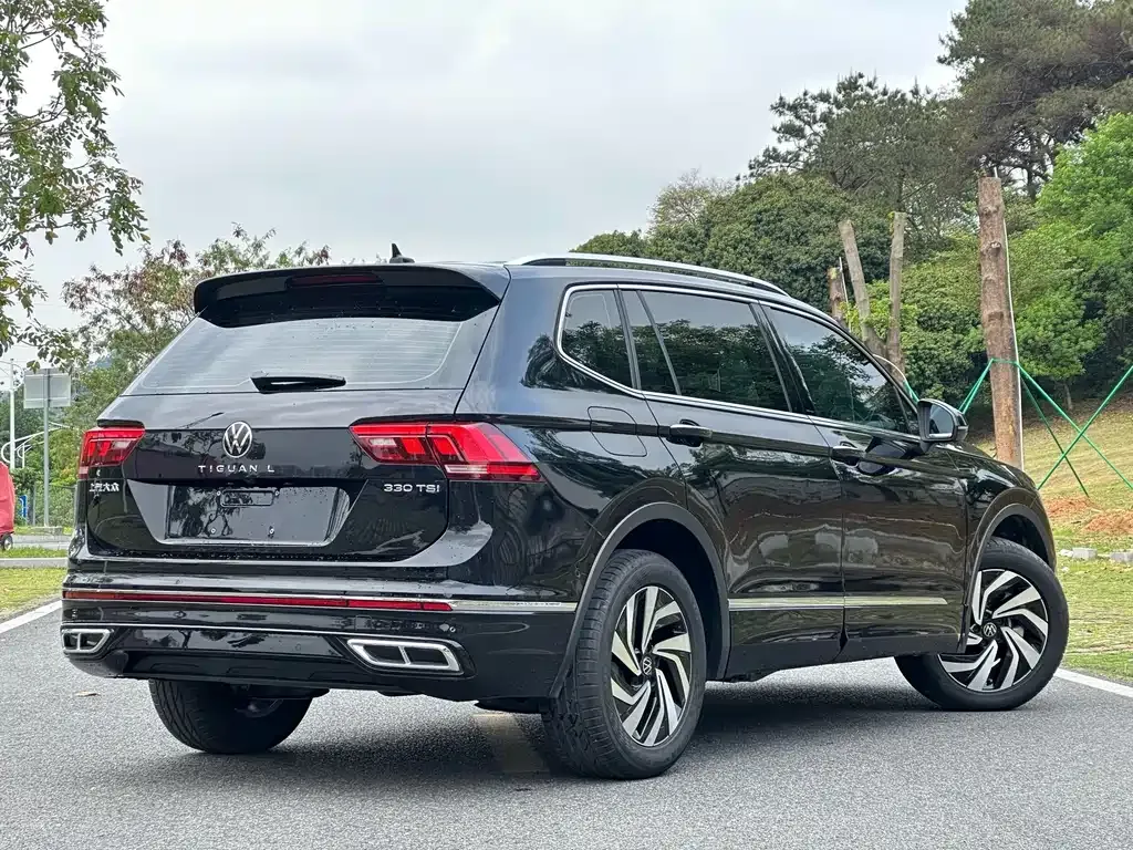 Volkswagen Tiguan L — фото 10