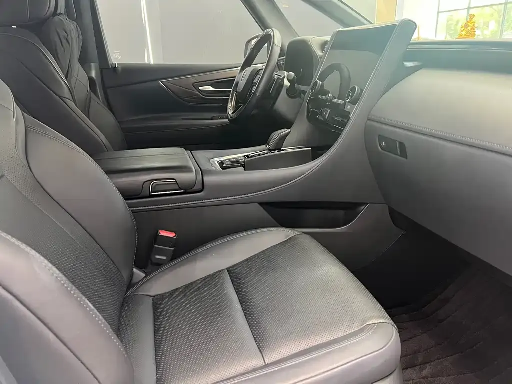 Toyota Vellfire — фото 8