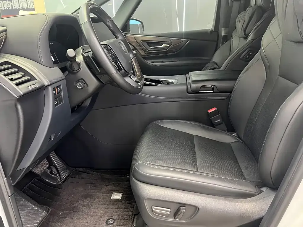 Toyota Vellfire — фото 10
