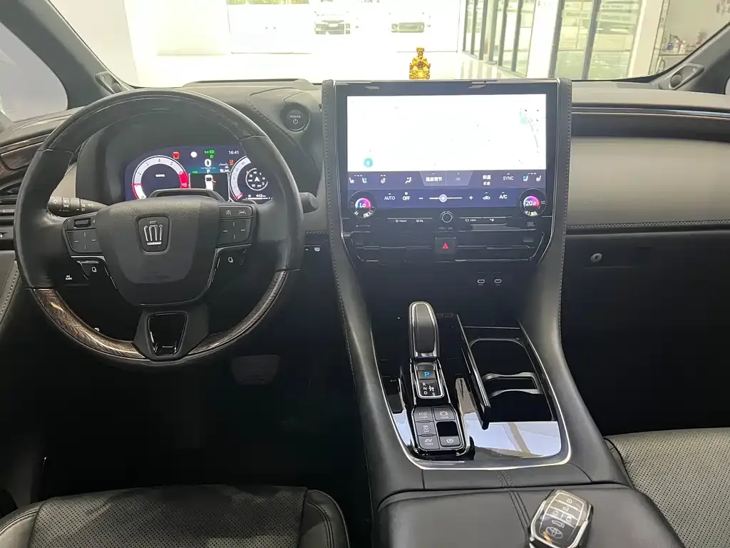 Toyota Vellfire — фото 9