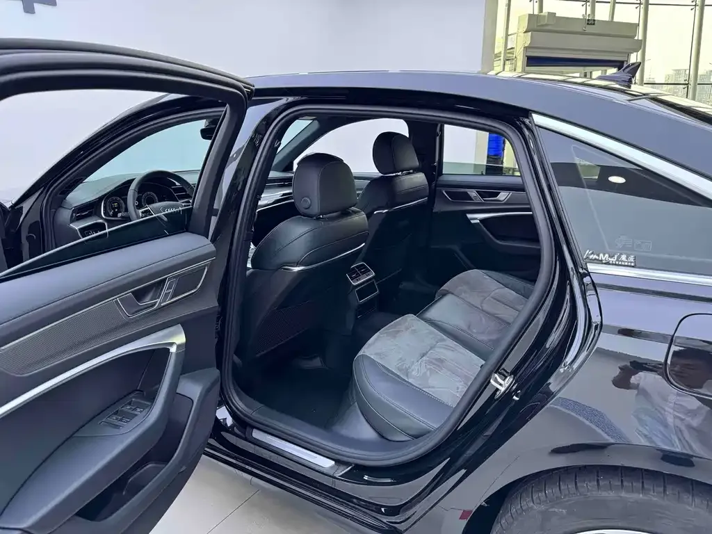 Audi A6L New Energy — фото 10
