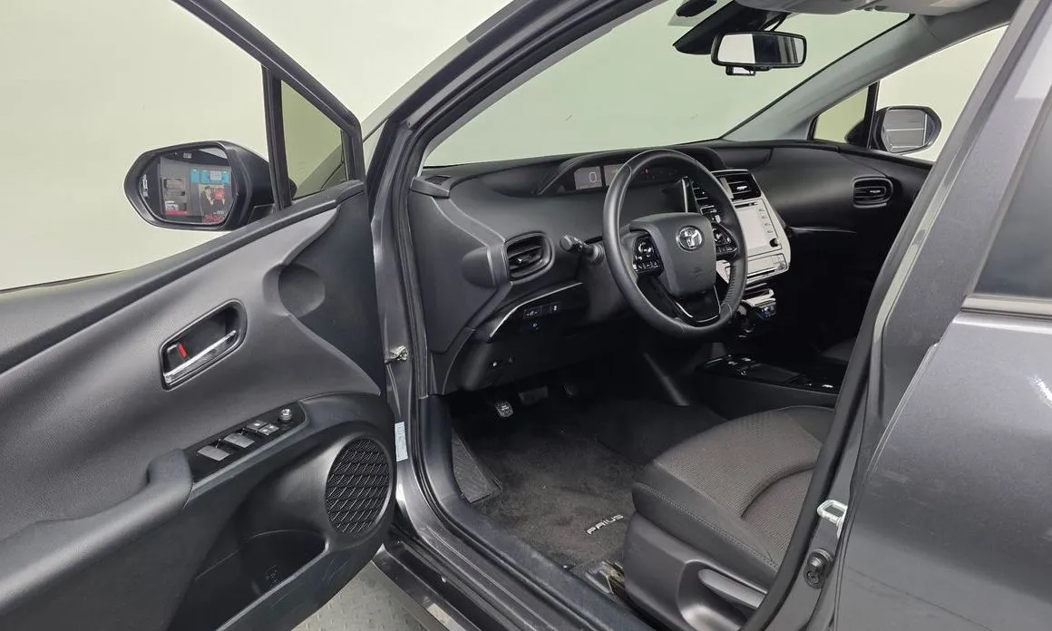 Toyota Prius — фото 2