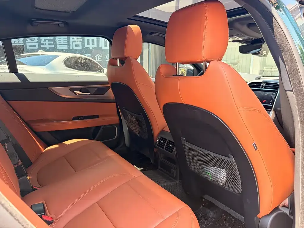 Jaguar XEL — фото 6