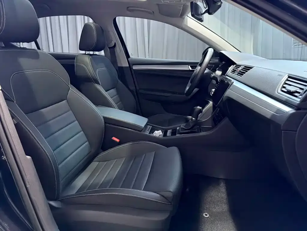 Skoda Superb — фото 2