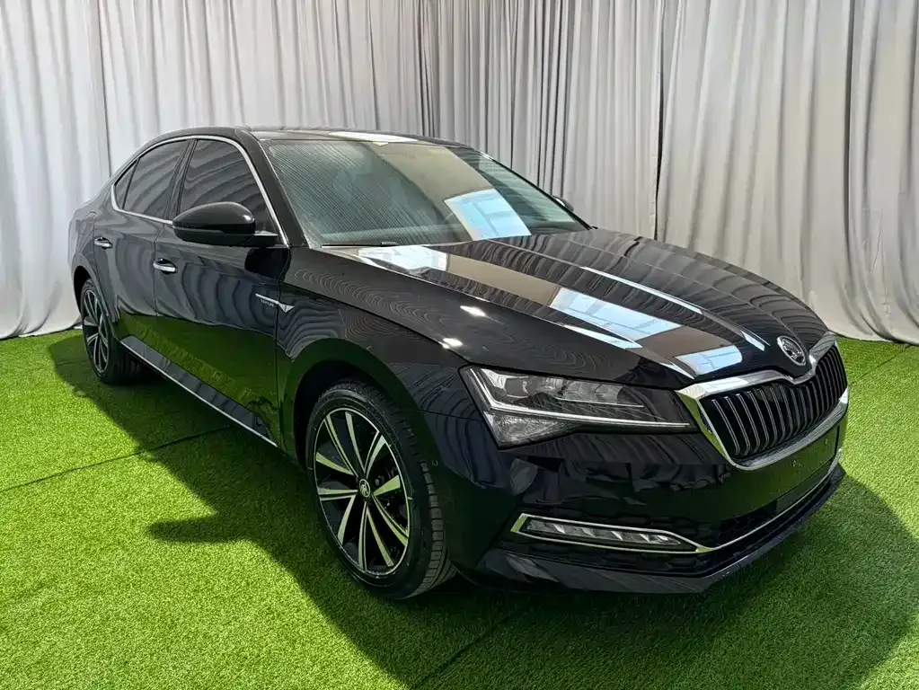 Skoda Superb — фото 6