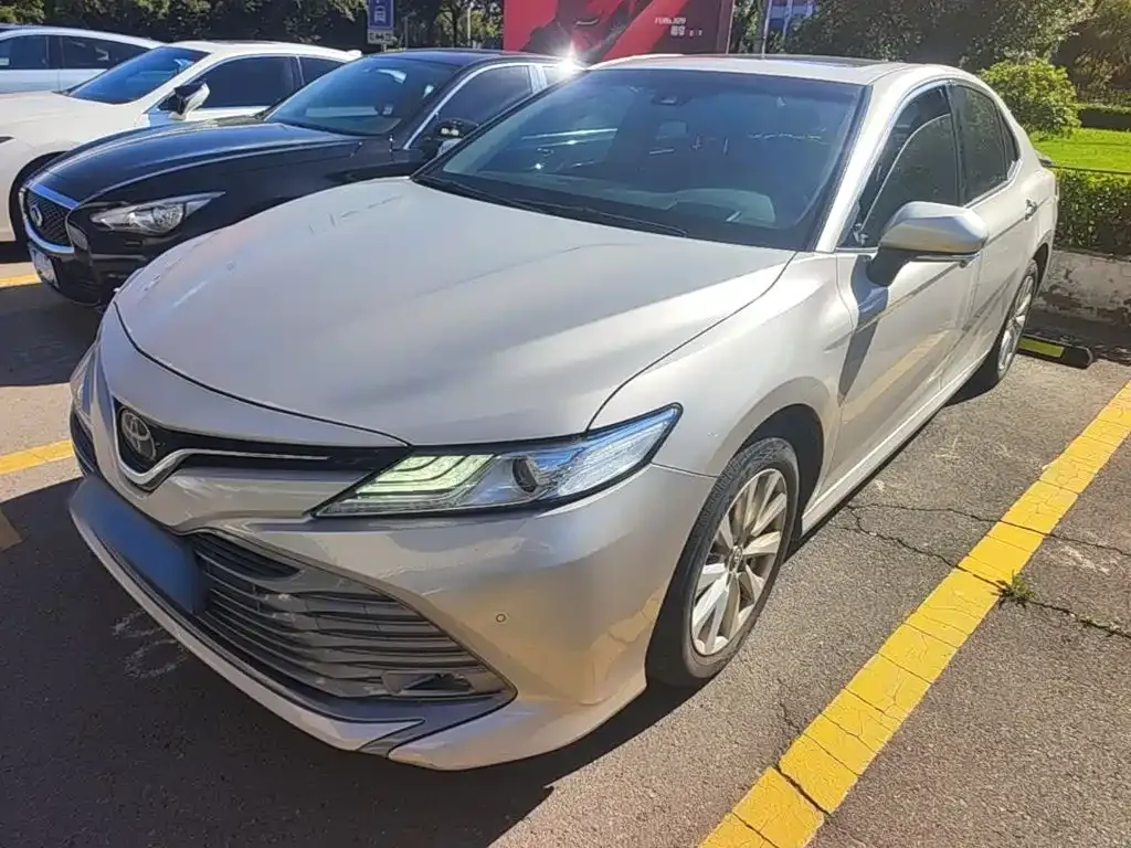 Toyota Camry — фото 8