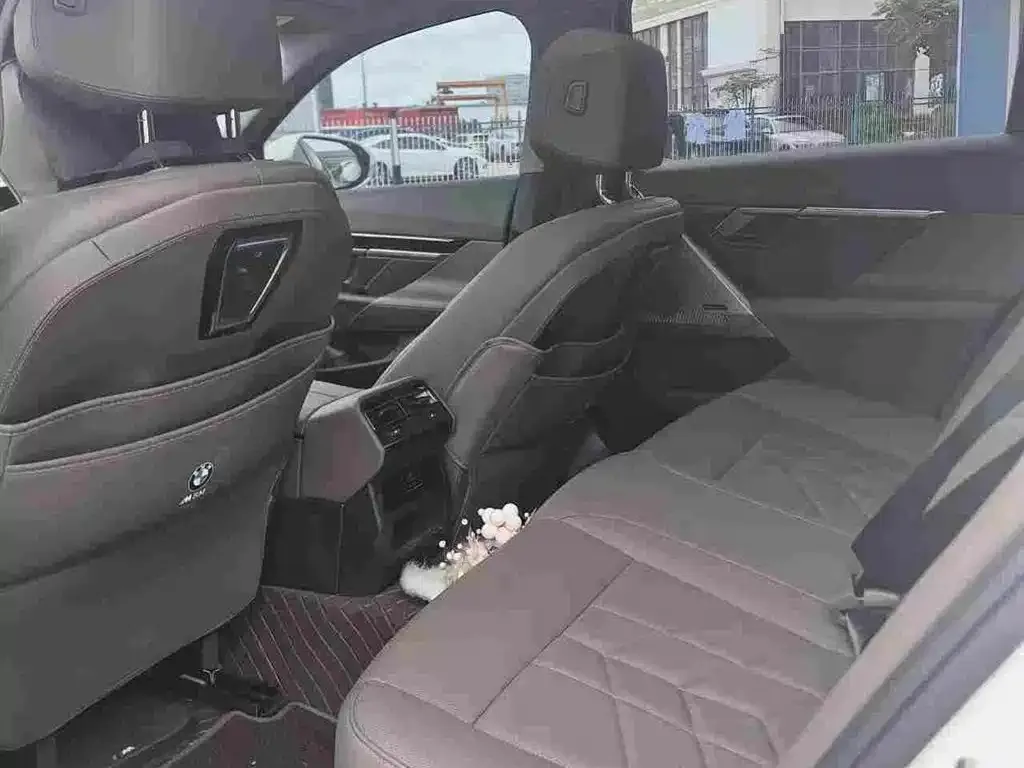 BMW 5 Series — фото 2