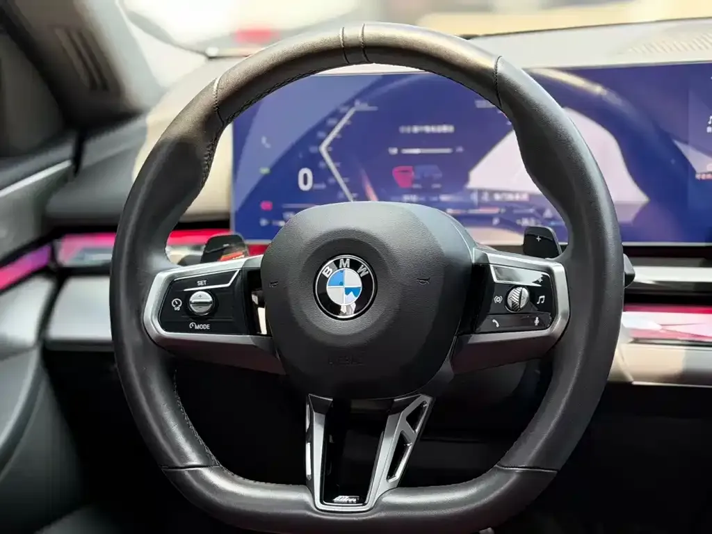 BMW 5 Series — фото 10